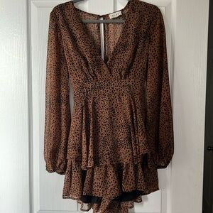 Aura spotted pattern romper - M